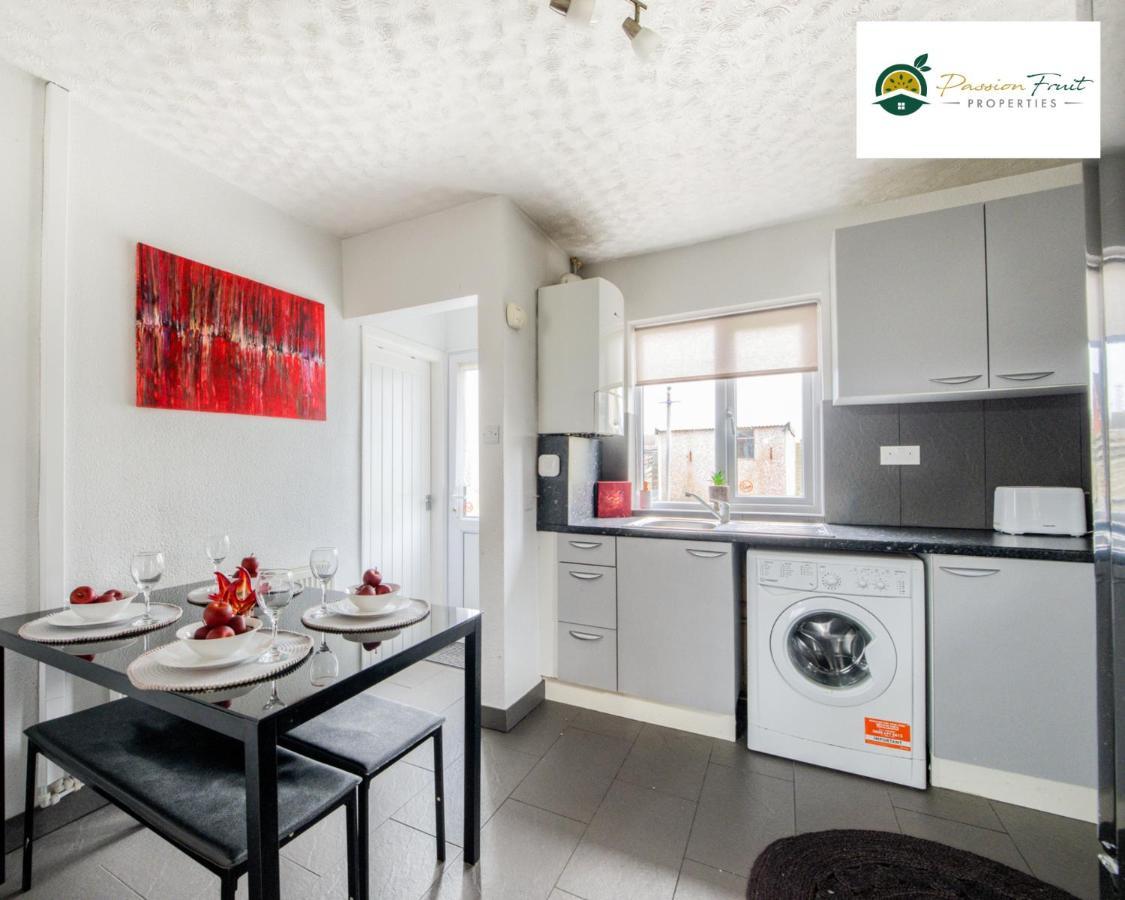 3 Bedroom House With 5 Beds House By Passionfruit Properties Near Coventry City Centre - Bcc Εξωτερικό φωτογραφία
